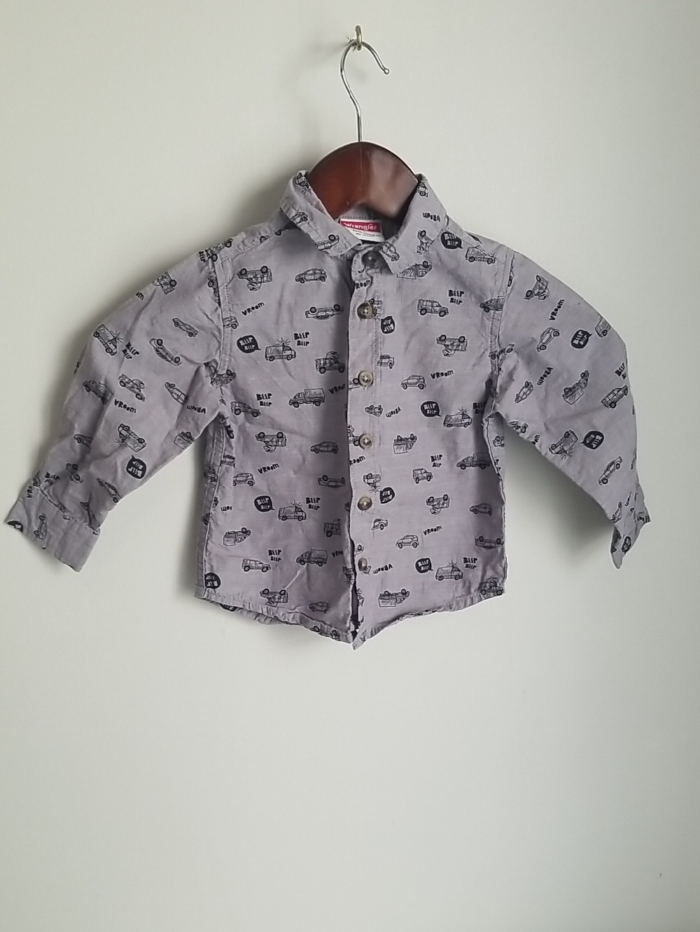 Wrangler 2T Gray Collared Button Down Shirt With Black Vehicle And Word Design